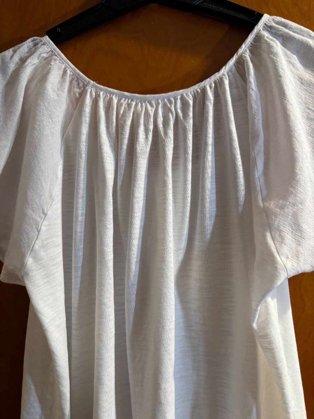 GAP Women white short flutter sleeve tee SZ: L - Picture 7 of 11